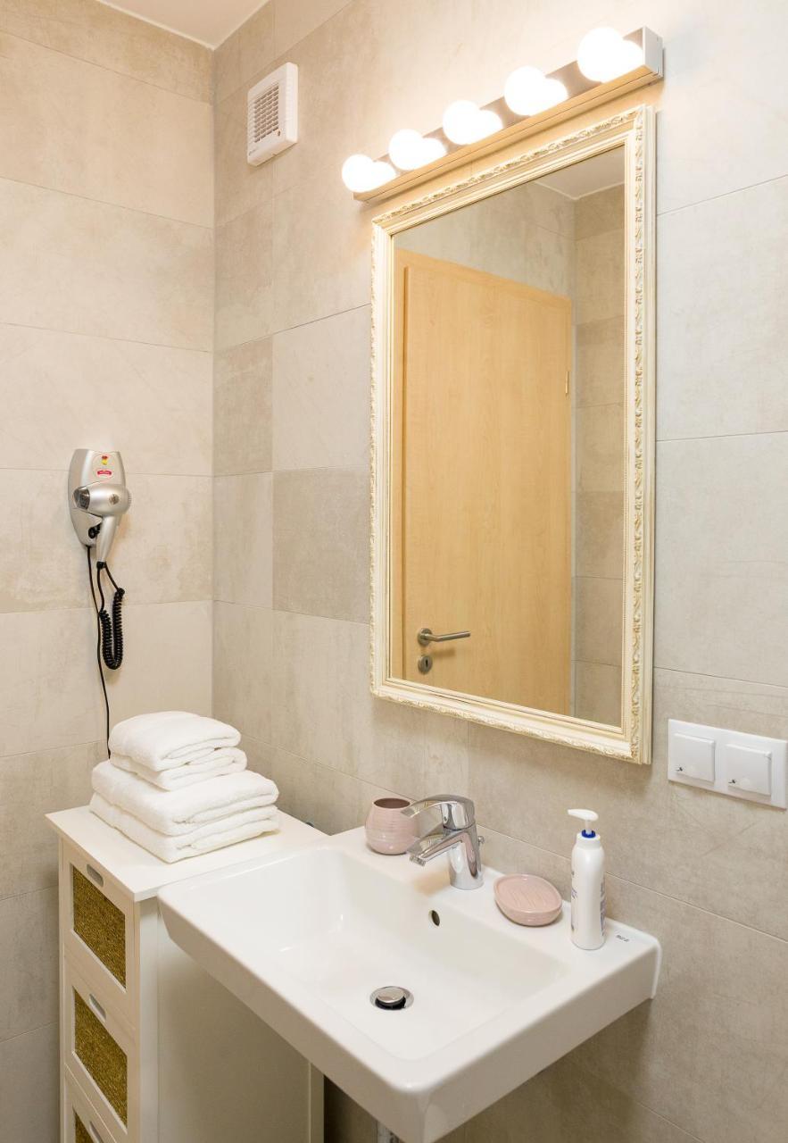 Apartament 4Tourists 2 Braşov Exteriör bild